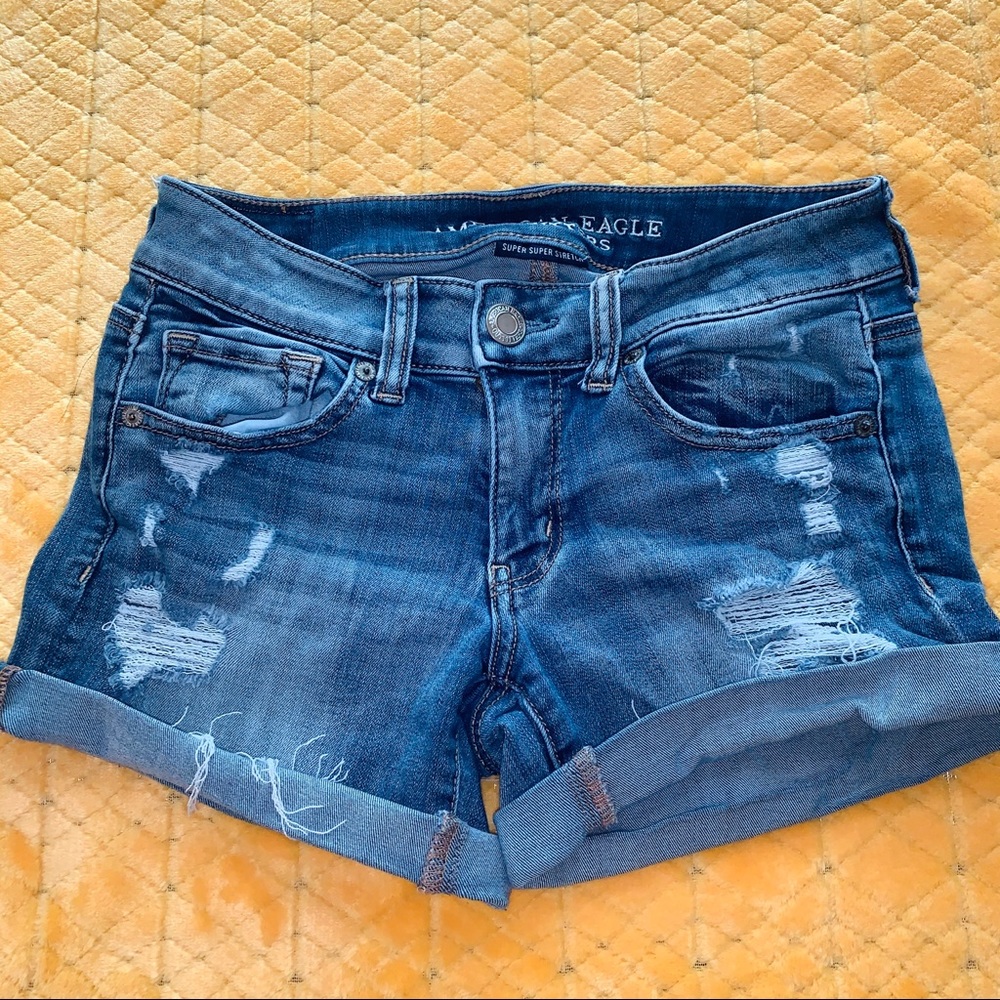 High waisted American Eagle super stretchy shorts.